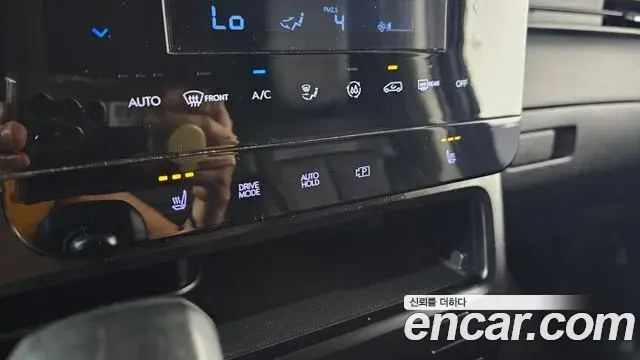 Hyundai Staria 2023 — ფოტო 11/32