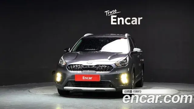 Kia Niro 2020 — Photo 28/30