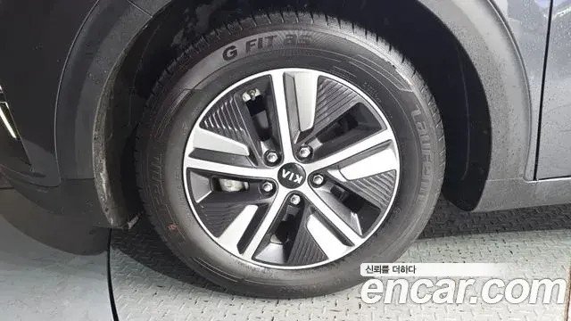 Kia Niro 2020 — Photo 25/30