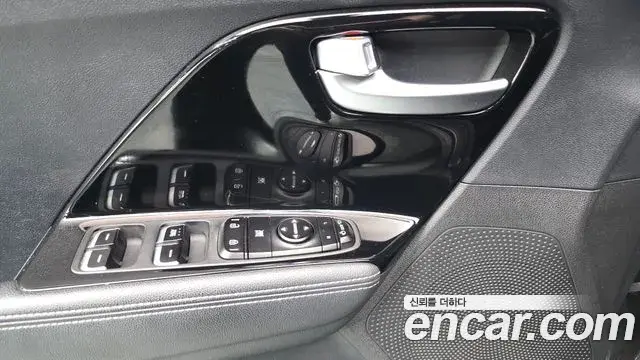Kia Niro 2020 — Photo 8/30