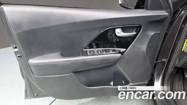 Kia Niro 2020 — Photo 26/30