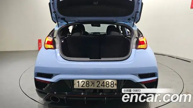 Hyundai Veloster 2019 — Фото 17/20