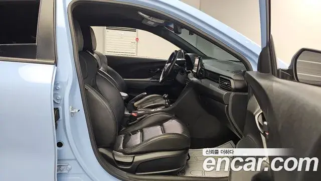 Hyundai Veloster 2019 — ფოტო 18/30