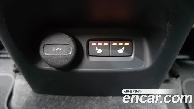 Volvo XC40 2021 — Photo 9/20