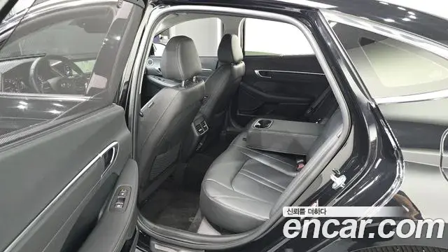Hyundai Sonata 2022 — Фото 11/20