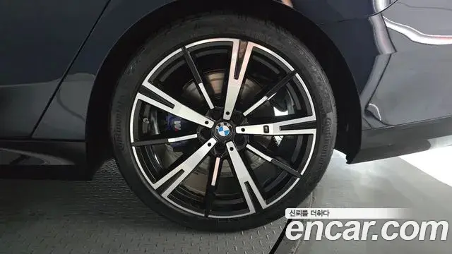 BMW 5 Series 2024 — Şəkil 4/34