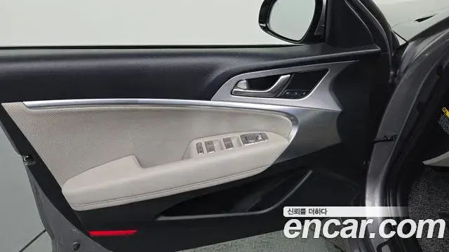 Genesis G70 2019 — Şəkil 1/35