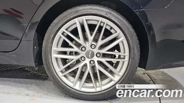 Genesis G70 2019 — Photo 25/33