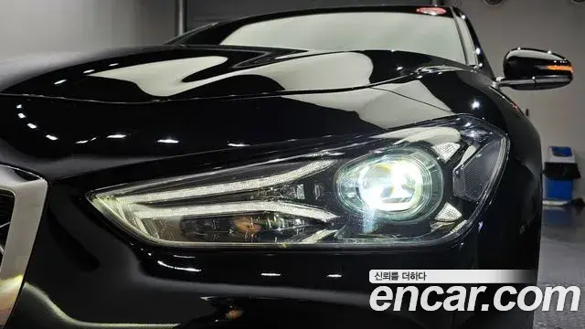 Genesis G70 2019 — Photo 22/33