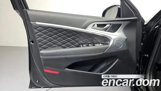 Genesis G70 2019 — Photo 24/33