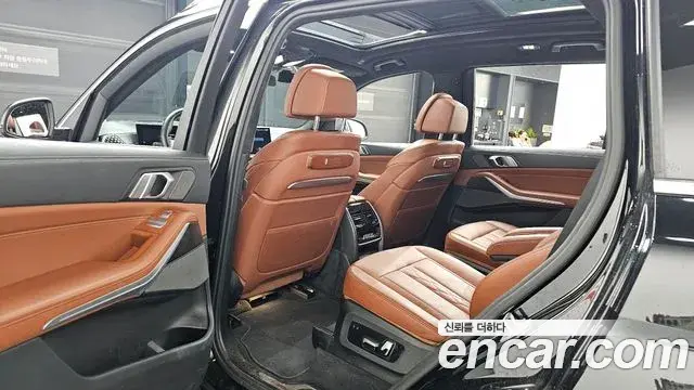 BMW X7 2024 — Photo 2/20
