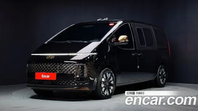 Hyundai Staria 2024 — Photo 35/37