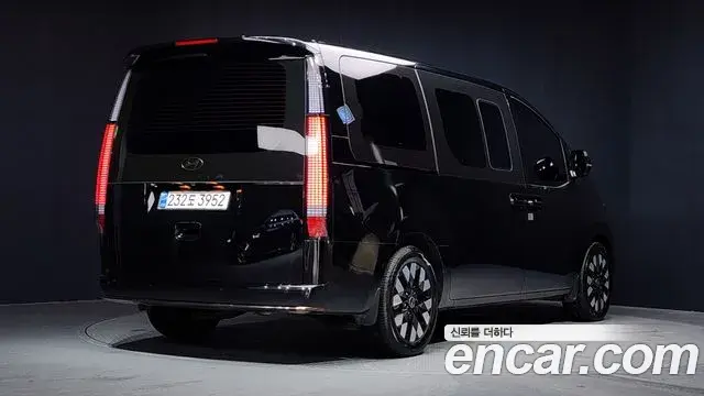 Hyundai Staria 2024 — Photo 31/37