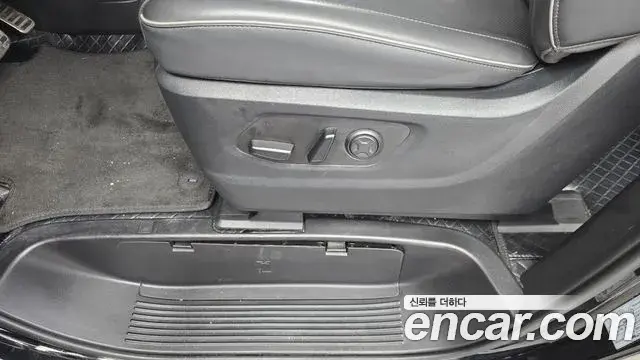 Hyundai Staria 2024 — Photo 20/37