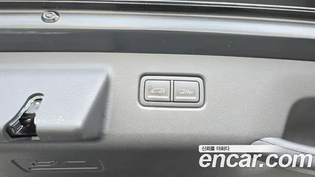 Hyundai Staria 2024 — Photo 24/37