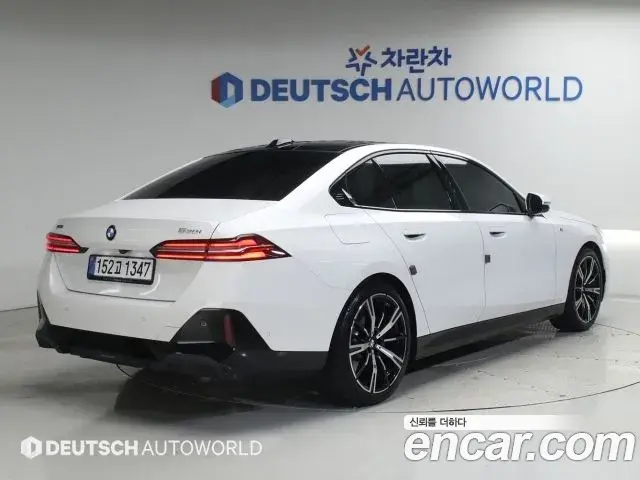 BMW 5 Series 2025 — ფოტო 9/20