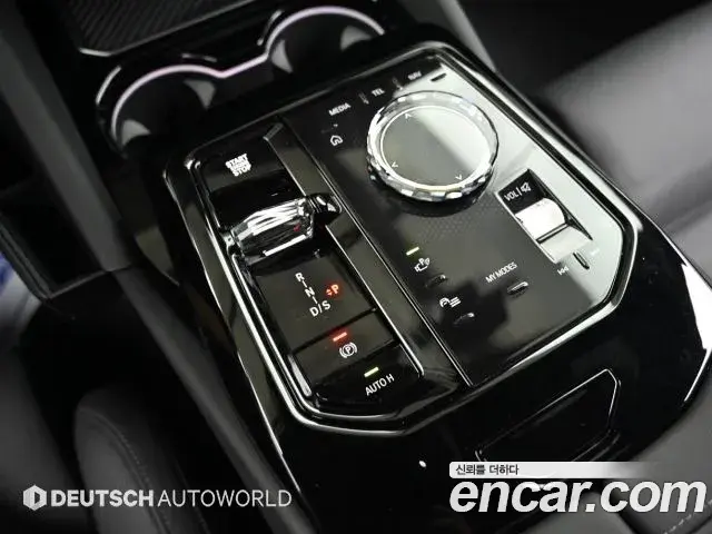 BMW 5 Series 2025 — ფოტო 8/20