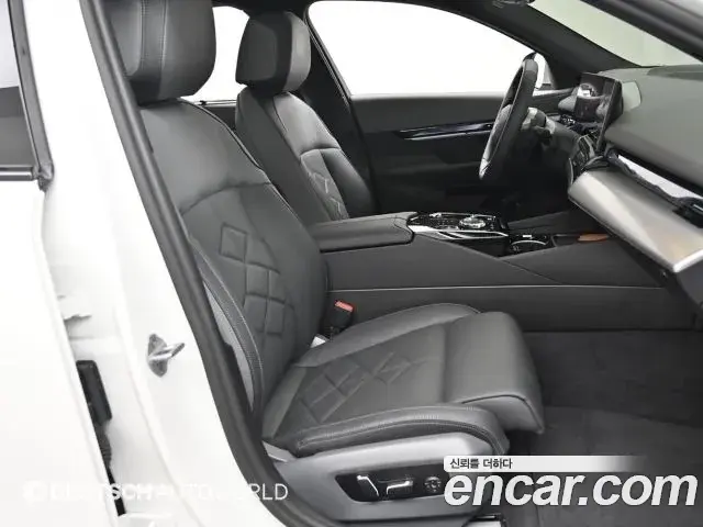 BMW 5 Series 2025 — ფოტო 15/20