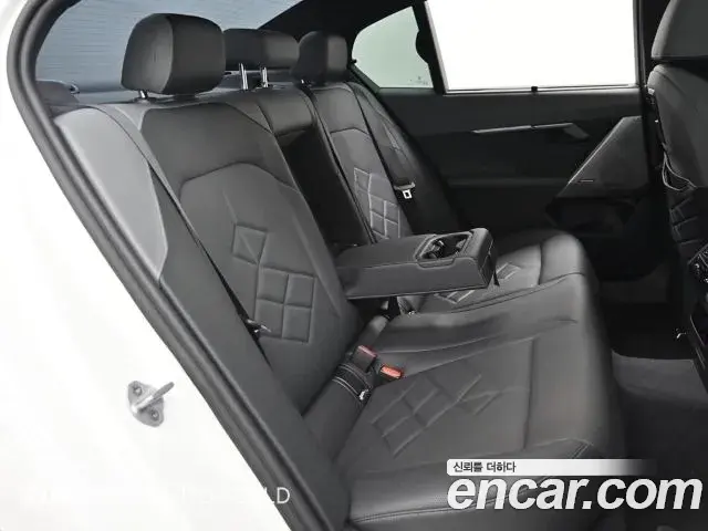 BMW 5 Series 2025 — ფოტო 12/20