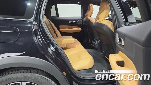 Volvo V60 Cross Country 2024 — Фото 11/20