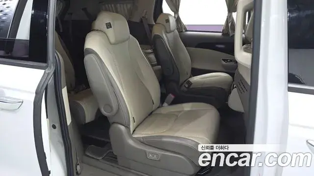 Kia Carnival 2021 — Фото 11/20