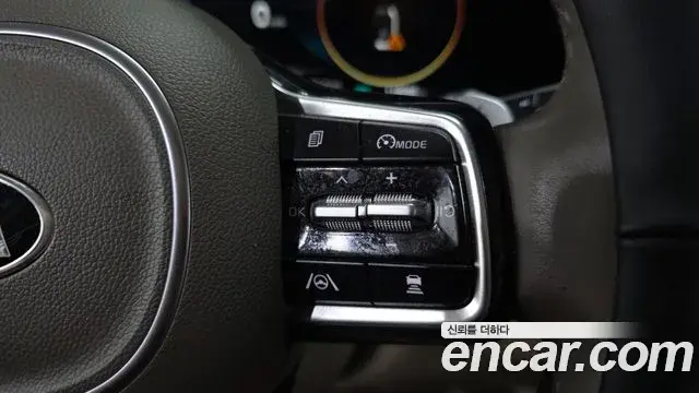 Kia Carnival 2021 — Фото 14/20