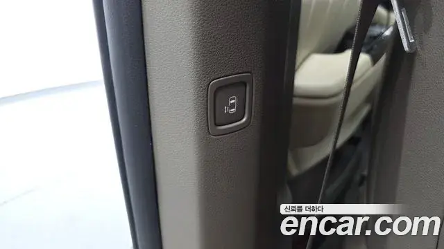 Kia Carnival 2021 — Şəkil 26/31