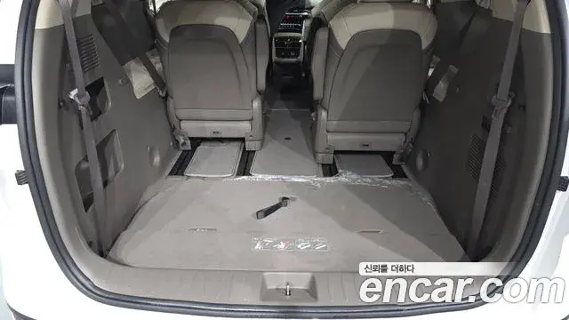 Kia Carnival 2021 — Şəkil 10/31