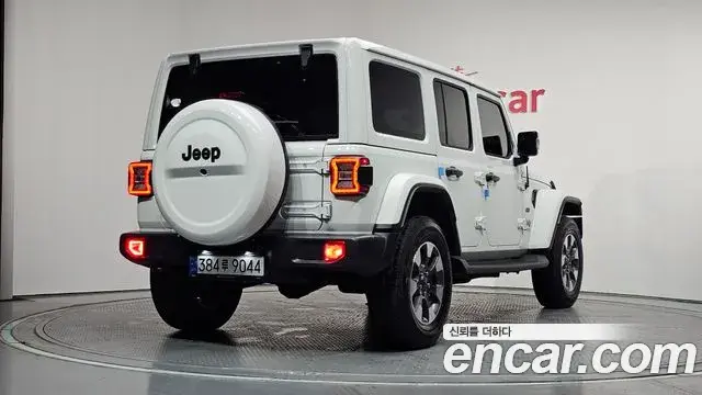 Jeep Wrangler 2019 — ფოტო 31/33