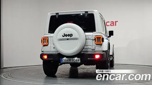 Jeep Wrangler 2019 — ფოტო 20/33
