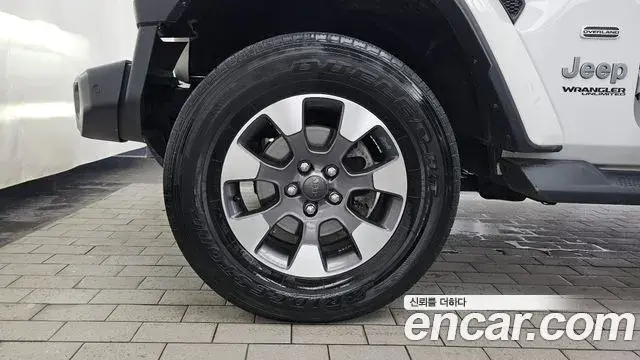 Jeep Wrangler 2019 — ფოტო 25/33