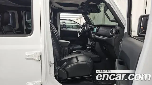 Jeep Wrangler 2019 — ფოტო 2/33