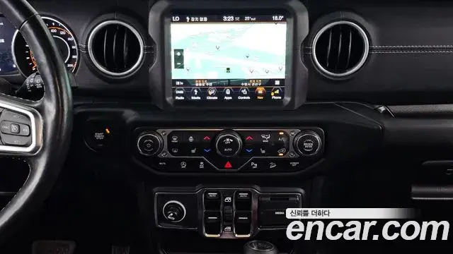 Jeep Wrangler 2019 — ფოტო 3/33