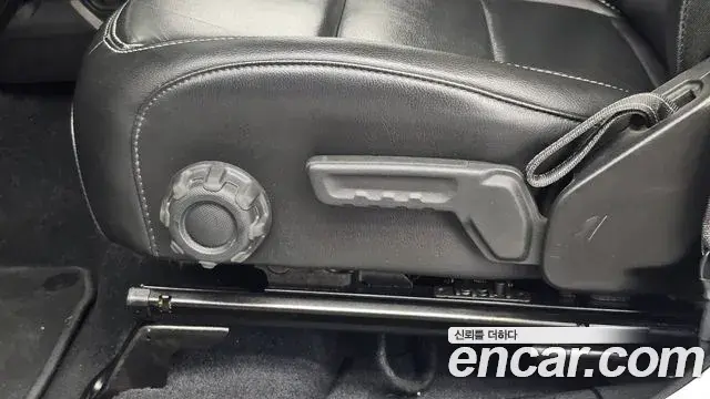 Jeep Wrangler 2019 — ფოტო 4/33