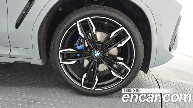 BMW X4 2025 — Şəkil 28/33