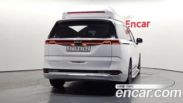 Kia Carnival 2023 — Фото 4/20