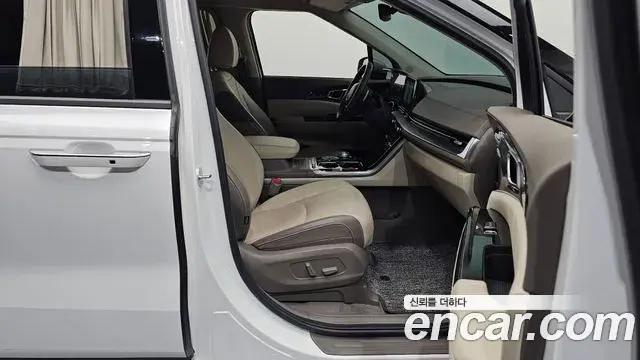 Kia Carnival 2023 — Фото 11/20