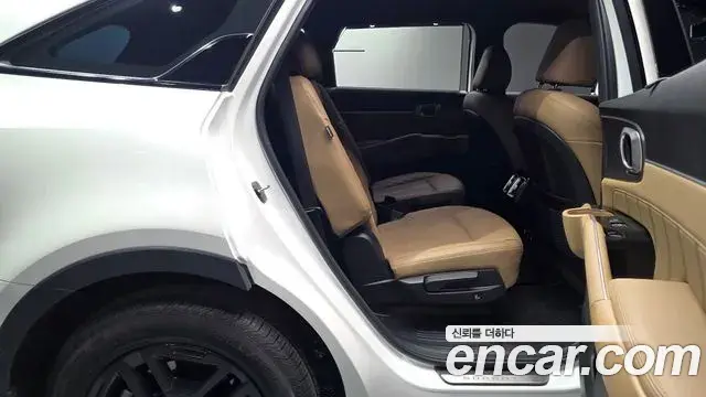 Kia Sorento 2024 — Фото 11/20
