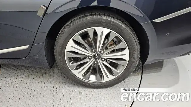 Kia K8 2023 — Şəkil 20/33