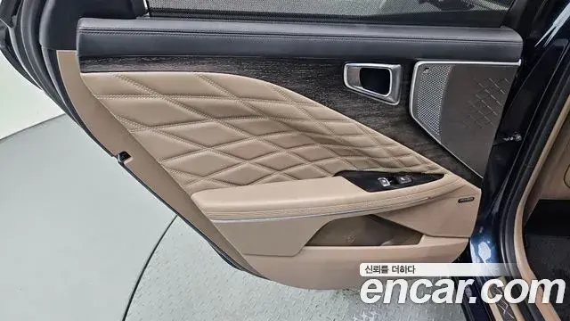 Kia K8 2023 — Şəkil 24/33