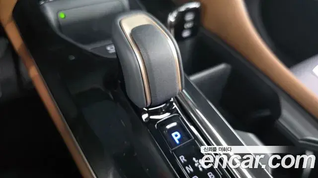 Toyota Crown Crossover 2025 — Photo 29/33