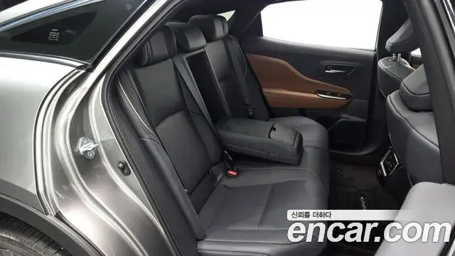 Toyota Crown Crossover 2025 — Photo 5/33