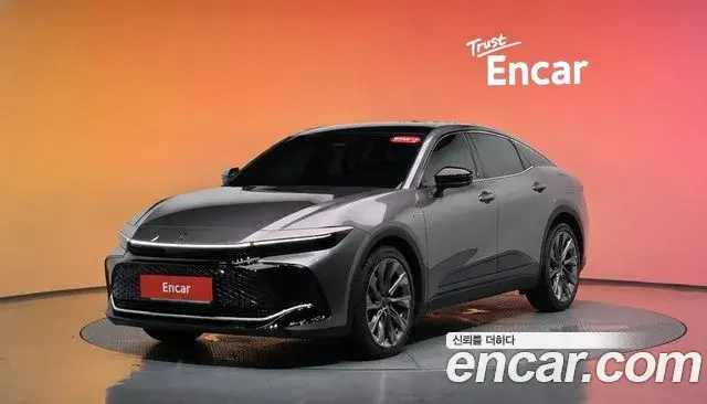 Toyota Crown Crossover 2025 — Photo 11/33