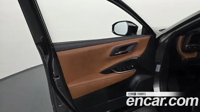 Toyota Crown Crossover 2025 — Photo 27/33