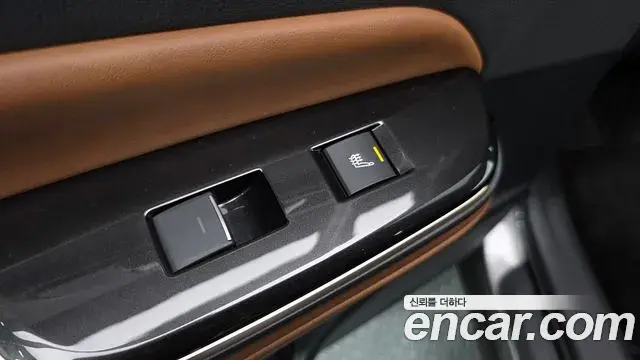 Toyota Crown Crossover 2025 — Photo 26/33