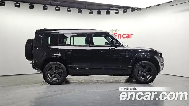 Land Rover Defender 2026 — Photo 20/20