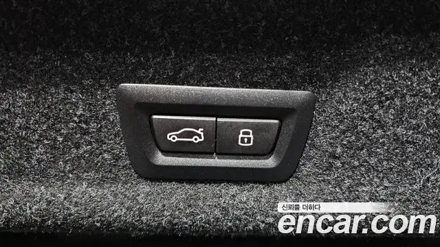 BMW 3 Series 2025 — Фото 19/20