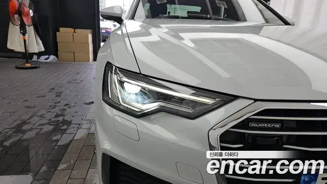 Audi A6 2022 — Şəkil 32/37