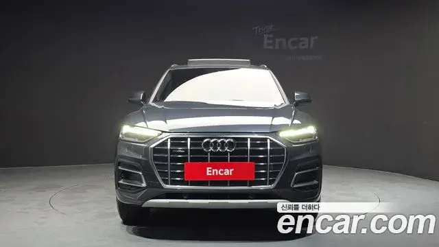 Audi Q5 2022 — Фото 2/20