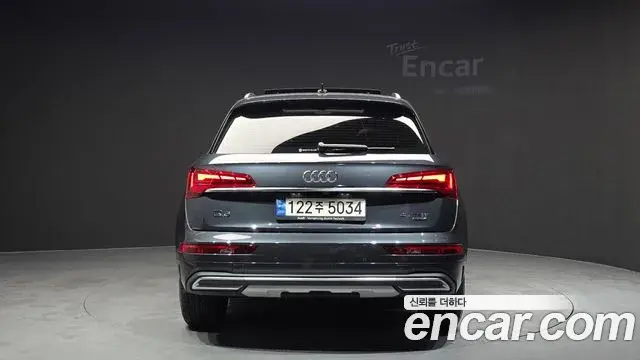 Audi Q5 2022 — Фото 3/20